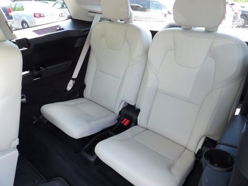 Certified 2025 Volvo XC90 B6 Plus w/ Protection Package Premier AWD/4WD image 26
