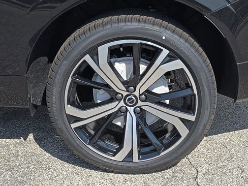 Used 2025 Volvo XC60 B5 Ultra w/ Climate Package image 6