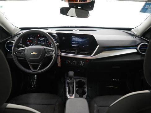 Used 2024 Chevrolet Trax LS w/ LS Convenience Package image 13