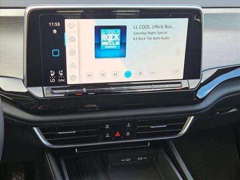 New 2025 Volkswagen Atlas Cross Sport SE image 12