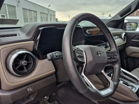 Used 2025 Chevrolet Colorado ZR2 w/ Technology Package AWD/4WD image 10