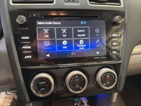 Used 2017 Subaru Forester 2.5i Premium image 10