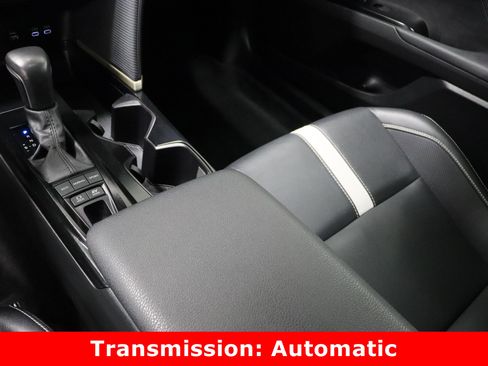 Used 2025 Toyota Camry SE image 17