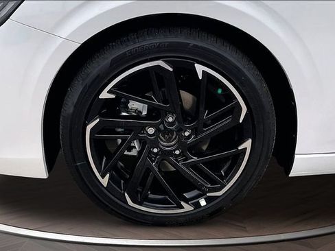 New 2026 Nissan Sentra SR w/ SR Premium Package FWD image 12