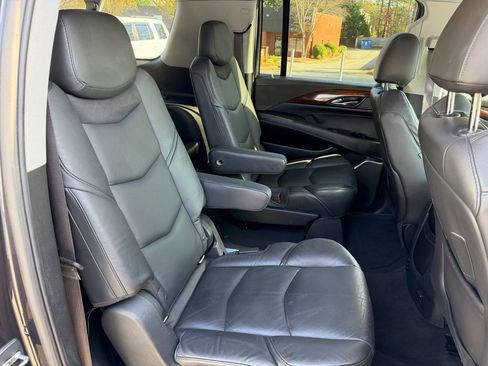 Used 2016 Cadillac Escalade ESV Premium image 39