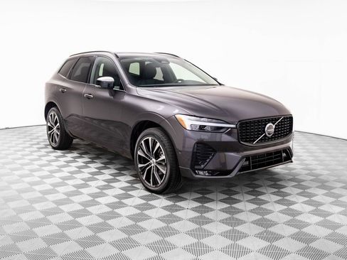 Used 2025 Volvo XC60 B5 Plus image 7