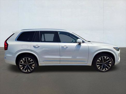 Used 2026 Volvo XC90 B6 Plus w/ Protection Package Premier AWD/4WD image 6