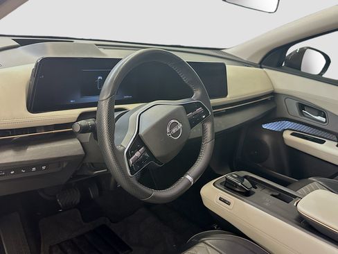 Used 2023 Nissan Ariya AWD image 18
