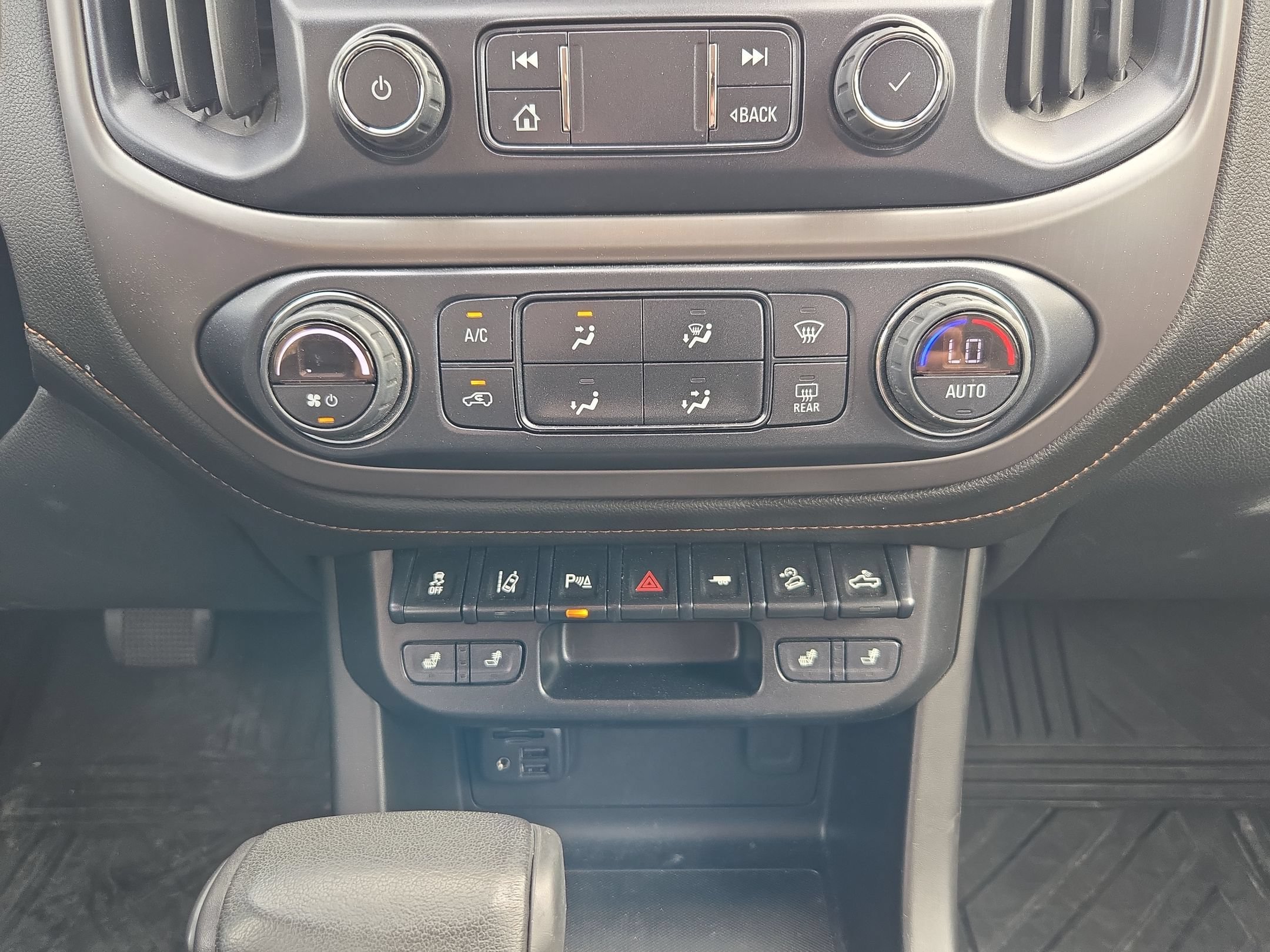 Used 2021 GMC Canyon AT4 w/ Driver Alert Package AWD/4WD image 18