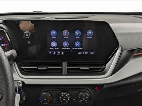 Used 2025 Chevrolet Trax RS w/ Sunroof Package FWD image 29