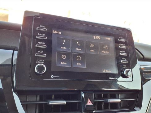 Used 2021 Toyota Camry SE image 4