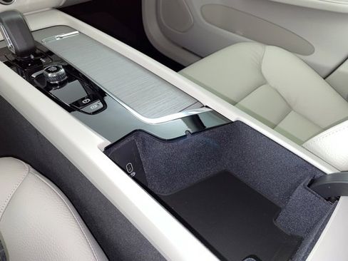 New 2024 Volvo XC60 T8 Plus w/ Protection Package Premier image 36