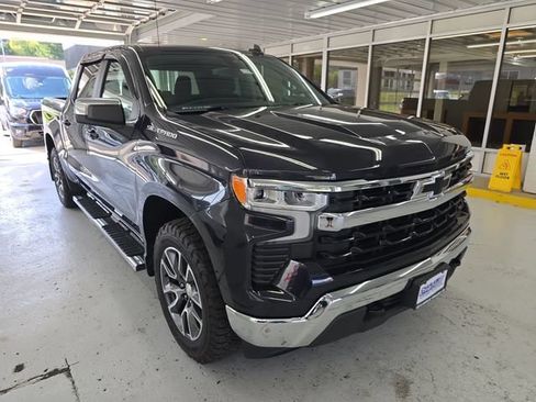 Certified 2022 Chevrolet Silverado 1500 LT AWD/4WD image 7