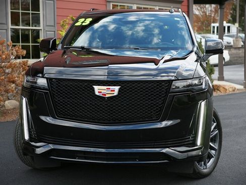 Used 2023 Cadillac Escalade Sport image 2