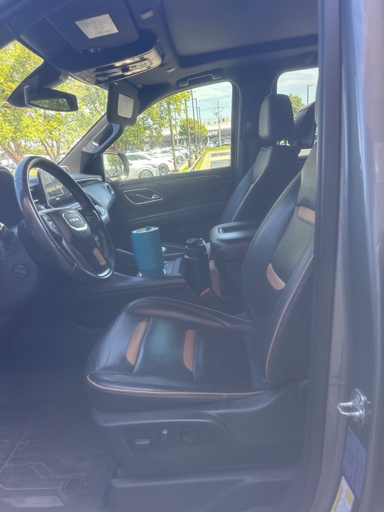 Used 2021 GMC Yukon XL AT4 w/ AT4 Premium Plus Package AWD/4WD image 9