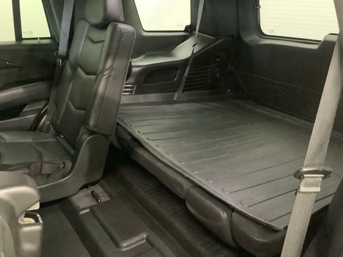 Used 2018 Cadillac Escalade Platinum image 9