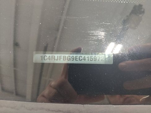 Used 2014 Jeep Grand Cherokee Limited image 33