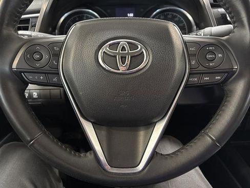 Used 2020 Toyota Camry SE image 16