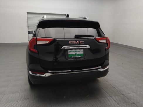 Used 2022 GMC Terrain SLT w/ LPO, 'HIT The Road' Package FWD image 6