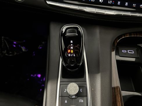 Used 2023 Cadillac Escalade Premium Luxury AWD/4WD image 22