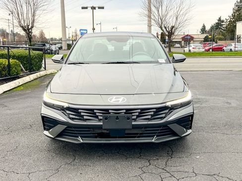 New 2025 Hyundai Elantra SEL image 4
