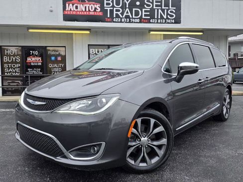 Used 2017 Chrysler Pacifica Limited w/ UConnect Theater Package image 40