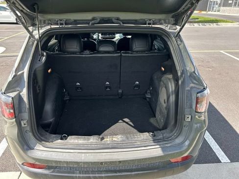 Used 2023 Jeep Compass Latitude w/ Sun and Sound Group AWD/4WD image 10