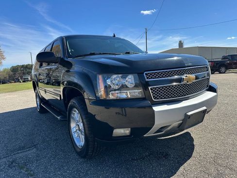 Used 2012 Chevrolet Suburban LT image 12