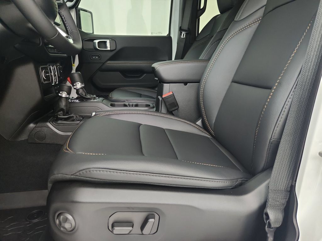New 2026 Jeep Wrangler Unlimited Sahara AWD/4WD image 20