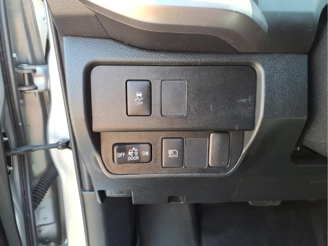 Used 2022 Toyota Tacoma SR5 AWD/4WD image 14