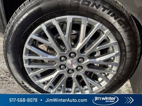 Used 2025 GMC Acadia Denali image 3