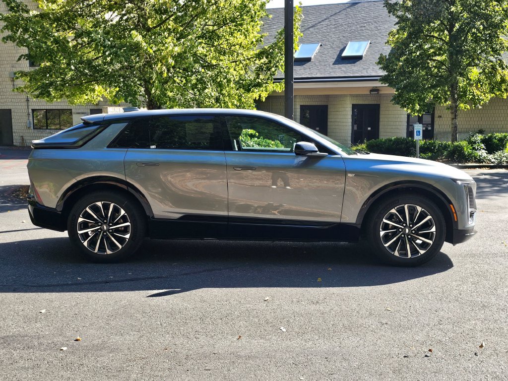 New 2027 Cadillac Lyriq Sport AWD/4WD image 6