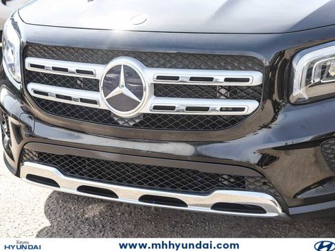 Used 2022 Mercedes-Benz GLB 250 w/ Premium Package Lite image 8