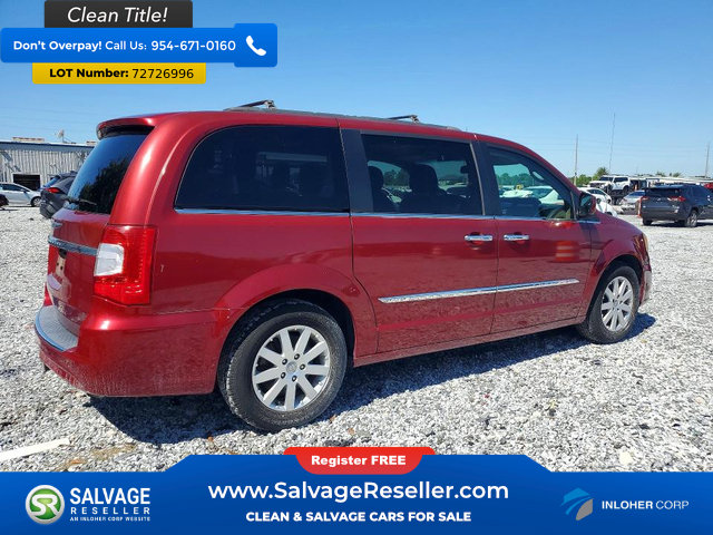 Used 2014 Chrysler Town & Country Touring w/ Driver Convenience Group FWD image 4
