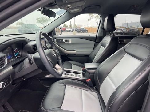 Used 2023 Ford Explorer XLT w/ Equipment Group 202A image 28