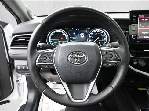 Used 2022 Toyota Camry XLE w/ Navigation Upgrade Package FWD image 19