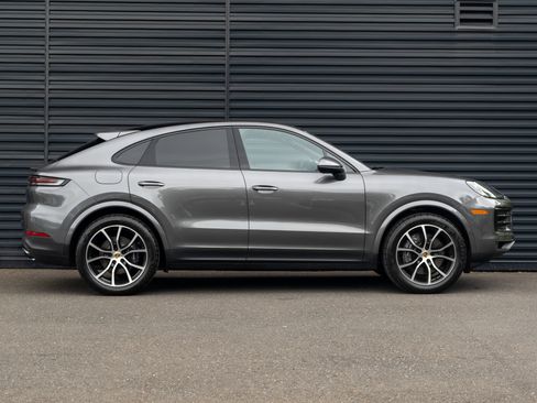 Certified 2024 Porsche Cayenne Coupe AWD/4WD image 9