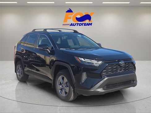New 2025 Toyota RAV4 XLE image 7