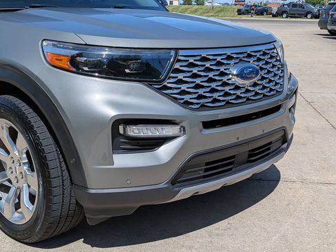 Used 2020 Ford Explorer Platinum w/ Premium Technology Package AWD/4WD image 38