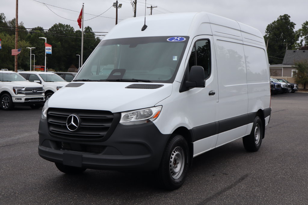 Used 2025 Mercedes-Benz Sprinter 2500 image 14