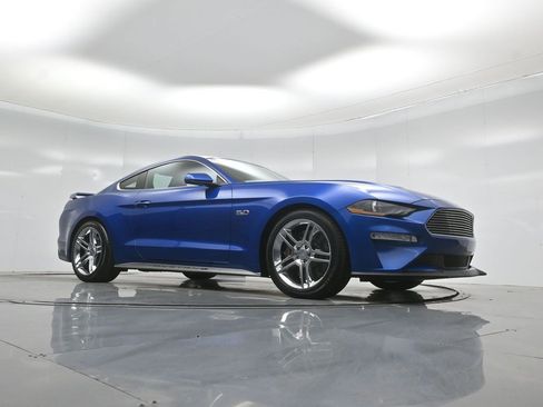 Used 2018 Ford Mustang GT Premium w/ GT Performance Package image 4