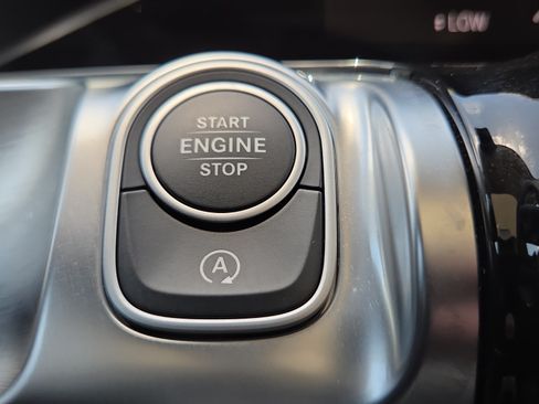 Used 2023 Mercedes-Benz GLB 250 image 39