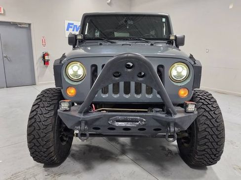 Used 2014 Jeep Wrangler Unlimited Rubicon w/ Max Tow Package AWD/4WD image 2