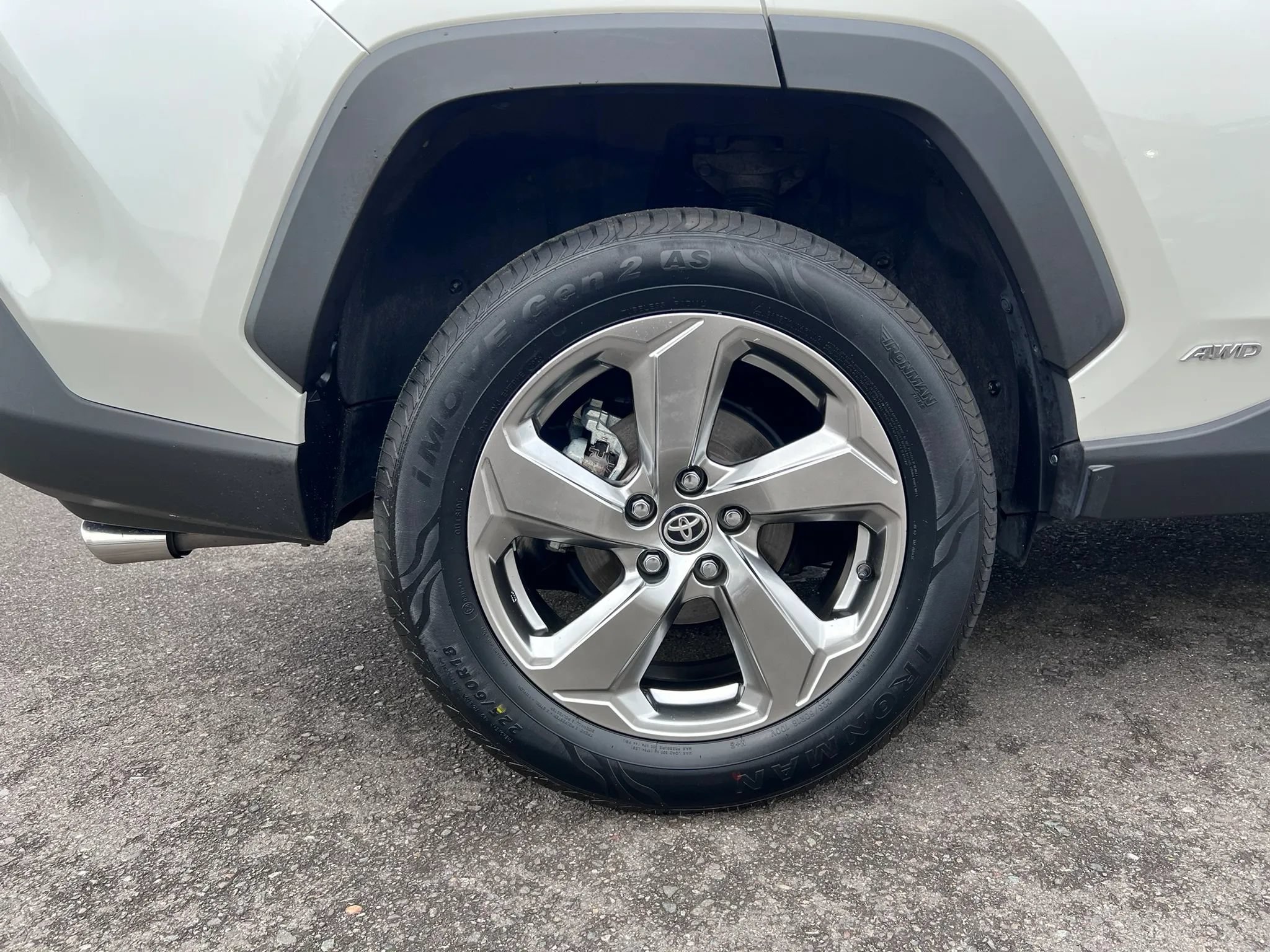Used 2020 Toyota RAV4 Limited w/ All Weather Liner Package AWD/4WD image 11