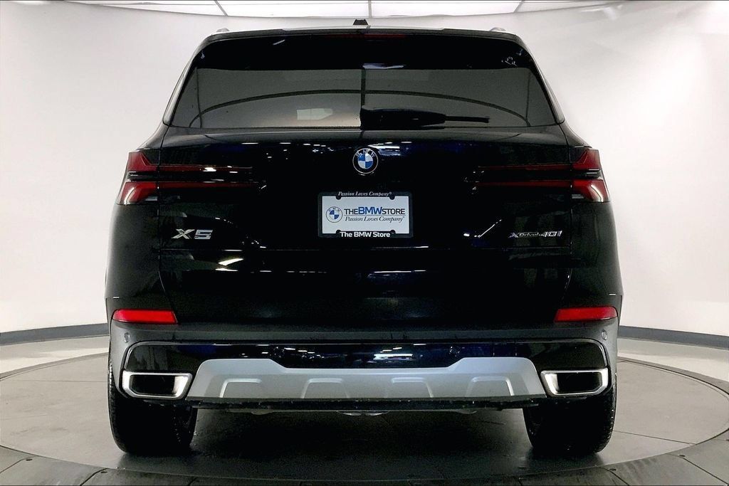 Used 2026 BMW X5 xDrive40i w/ Premium Package AWD/4WD image 3