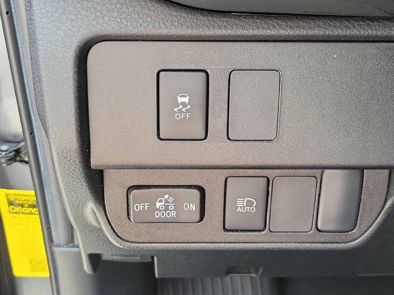 Used 2022 Toyota Tacoma SR AWD/4WD image 31