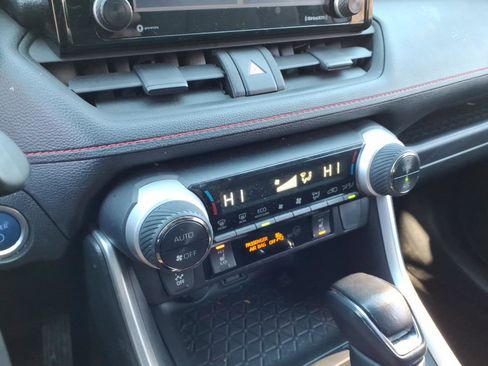 Certified 2022 Toyota RAV4 SE w/ Weather & Moonroof Package image 11