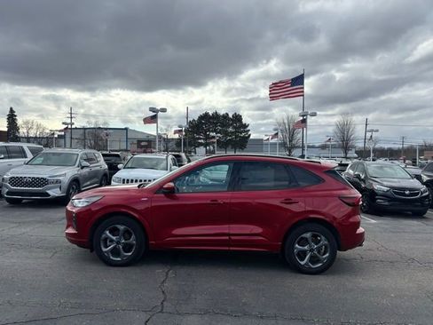 Used 2023 Ford Escape ST-Line Select AWD/4WD image 8