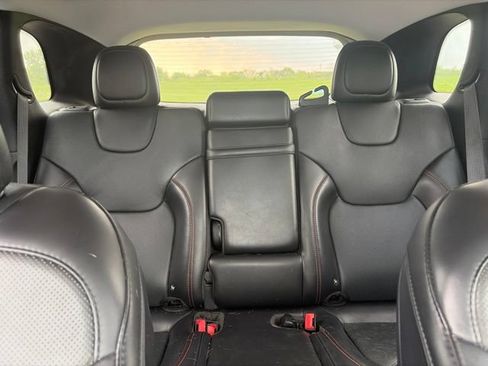 Used 2019 Jeep Cherokee Trailhawk AWD/4WD image 15