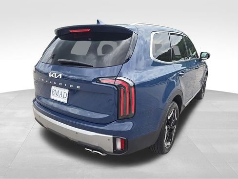 Used 2023 Kia Telluride EX w/ EX Captain's Chair Package FWD image 13